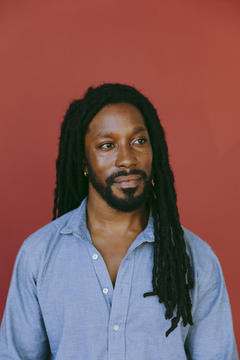 Deshain Headshot