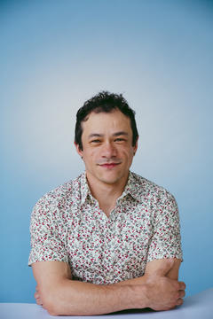 headshot-of-artist